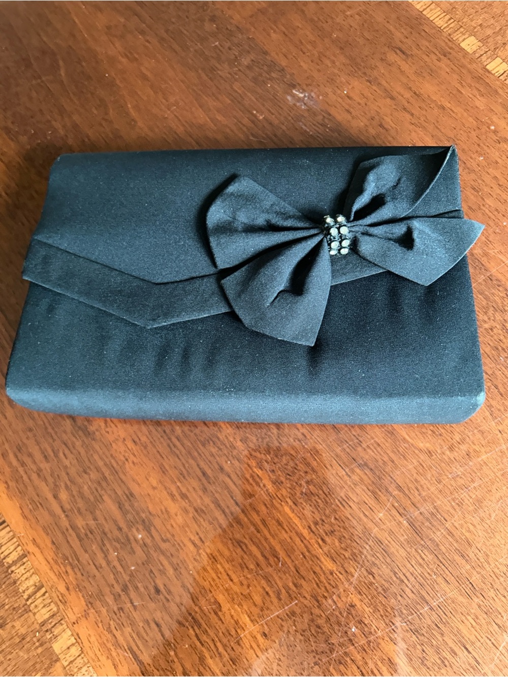 Jennifer Moore Black Bow Clutch 5“ x 8“